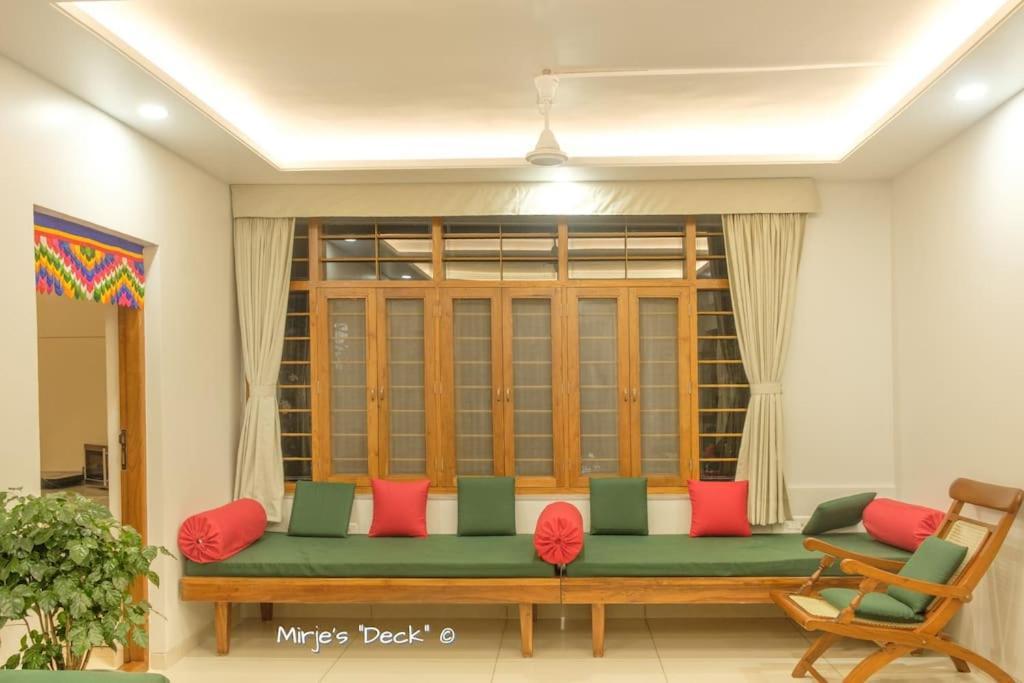 Mirje's Deck - - Family Holiday home Kolhapur